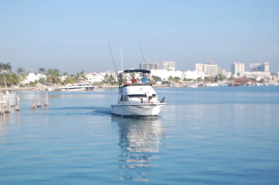 TIKI TIKI PARTY BOAT